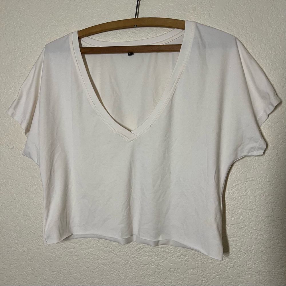 Women's P'tula White V-Neck Crop Top Size Small